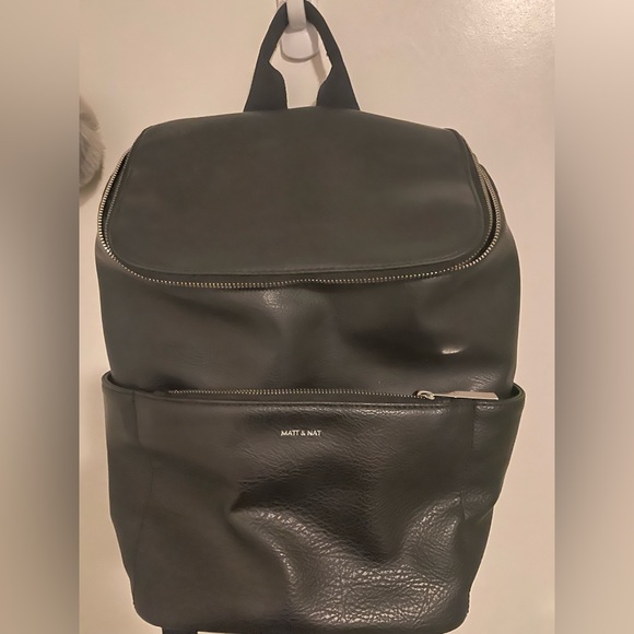 Sold. Matt & Nat Vegan leather backpack - Picture 5 of 5